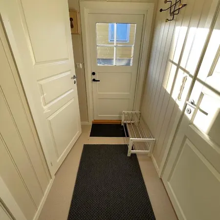 Lofoten_beach_eggum_cabin * Eggum